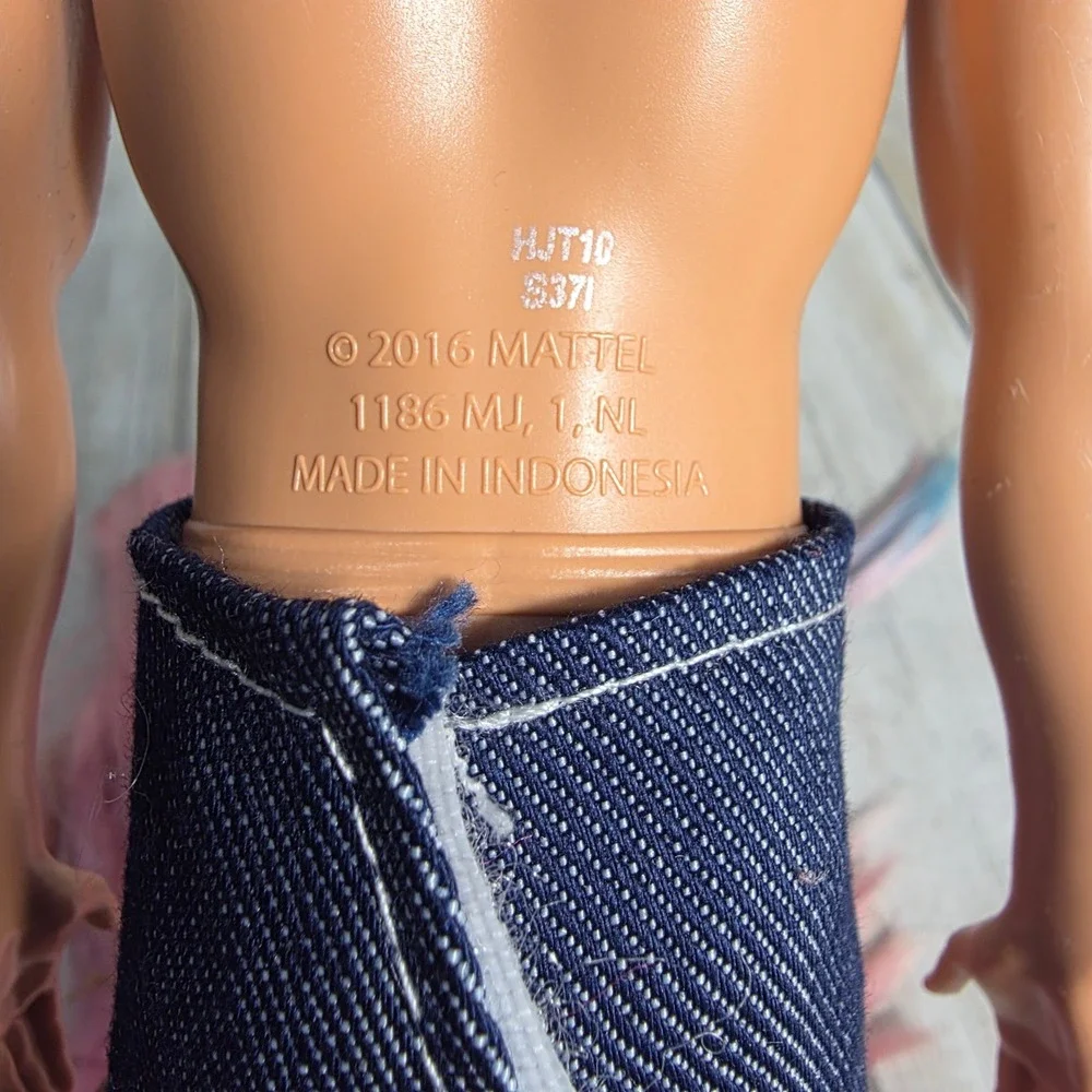 Mattel Barbie and Ken Doll Set Pink Hair Mermaid Bodice & Denim Trunks HJT10